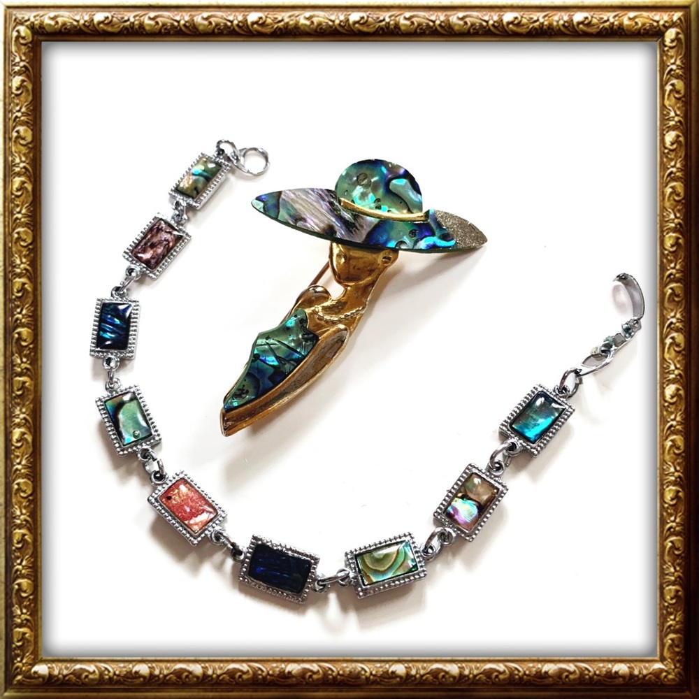 2pies Set of Bracelet and Brooches